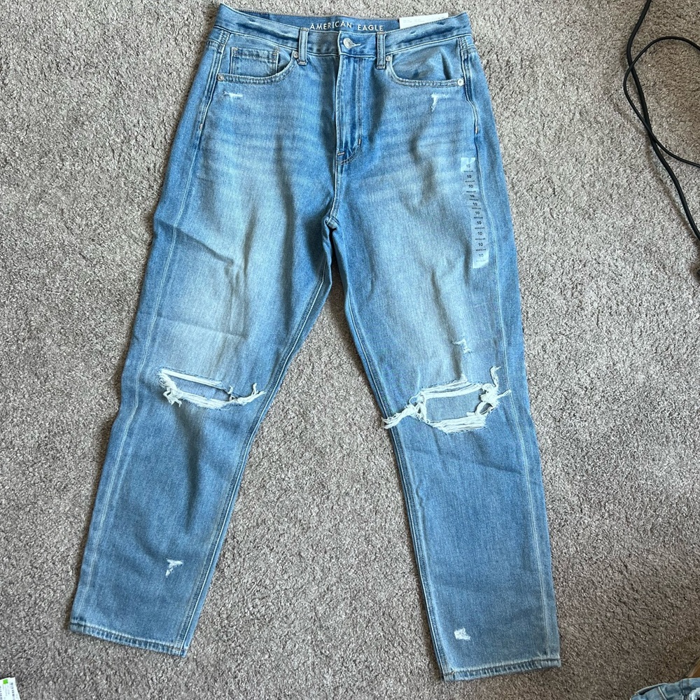 NWT American Eagle mom jean